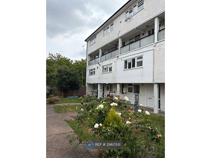 2 Bedroom Maisonette To Rent In Panadown, Basildon, SS15