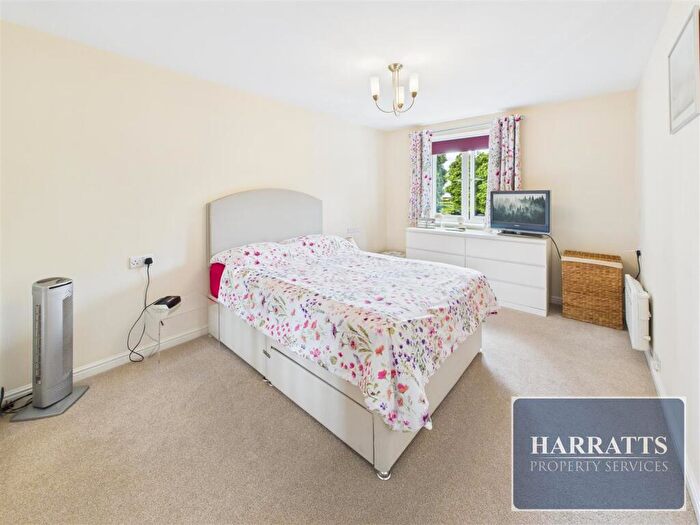 2 Bedroom Apartment For Sale In Marple Road, Stockport, SK2