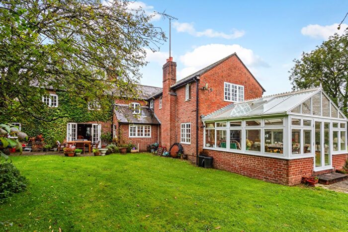 5 Bedroom Detached House For Sale In Bath Road, Hungerford, RG17