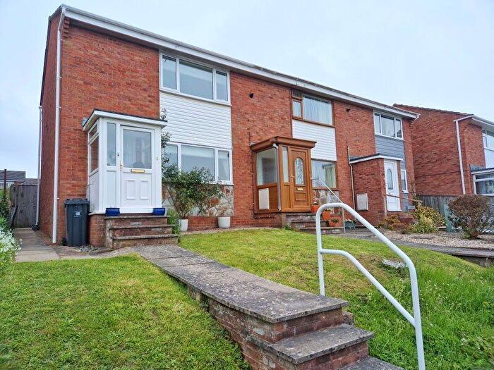 2 Bedroom End Of Terrace House For Sale In Chestnut Close, Exmouth, EX8