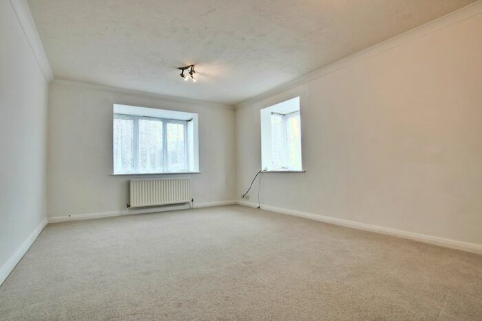 1 Bedroom Flat To Rent In St. Johns Road, Sidcup, DA14