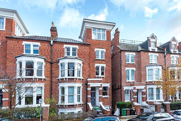 2 Bedroom Apartment To Rent In Parliament Hill, London, NW3