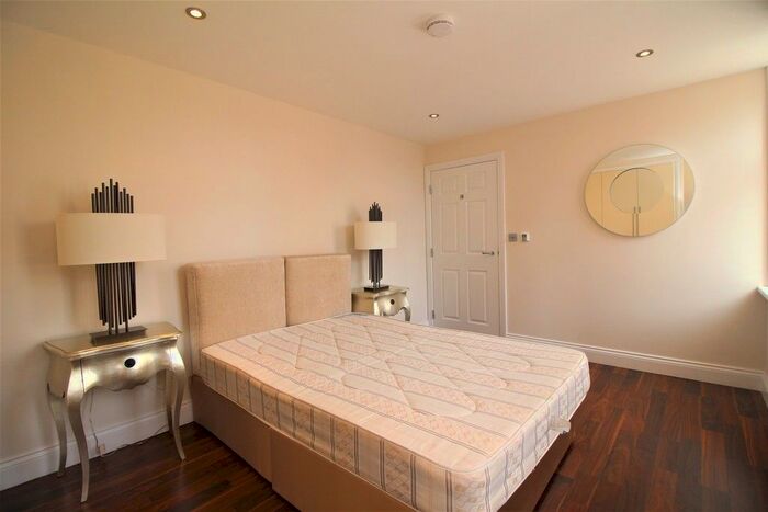 3 Bedroom Flat To Rent In Marlborough Drive, Bushey, WD23