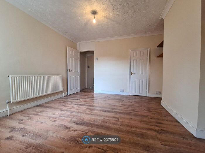 3 Bedroom Terraced House To Rent In Christmas Street, Gillingham, ME7