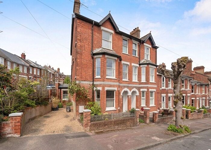 4 Bedroom Semi-detached House For Sale In Grosvenor Park, Tunbridge Wells, TN1