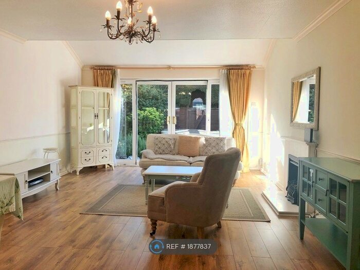 3 Bedroom Terraced House To Rent In Cardinal Close, Caversham, Reading, RG4