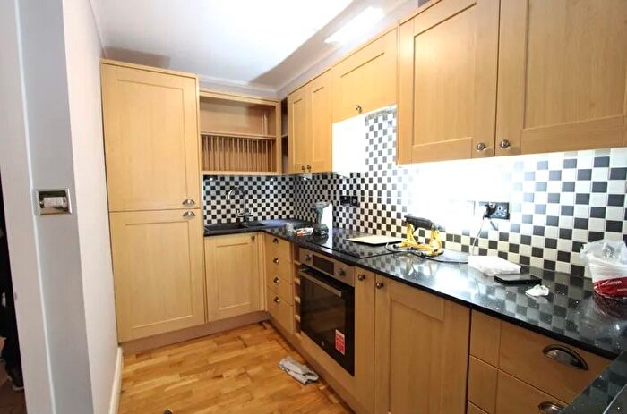 2 Bedroom Flat To Rent In Mill Gardens, London, SE26