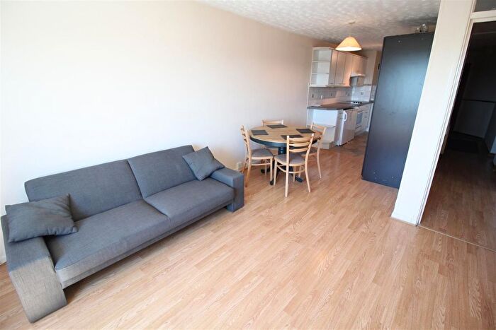 2 Bedroom Flat To Rent In Byron Way, Northolt, Middlesex, UB5