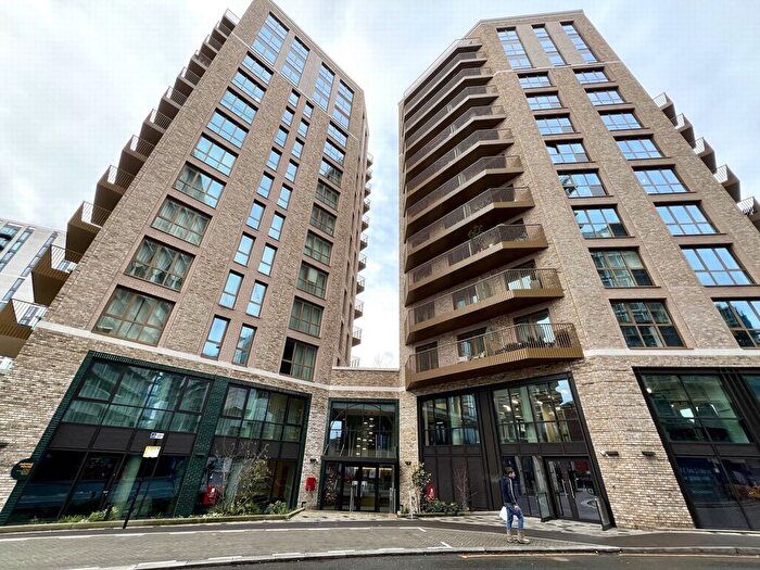 1 Bedroom Flat For Sale In Hive House, Verdo, Kew Bridge, Brentford, TW8
