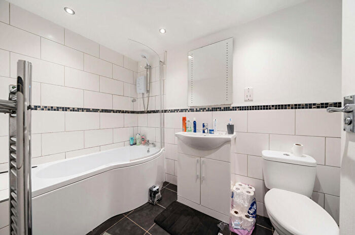1 Bedroom Flat For Sale In Dragon Parade, Harrogate, North Yorkshire, HG1