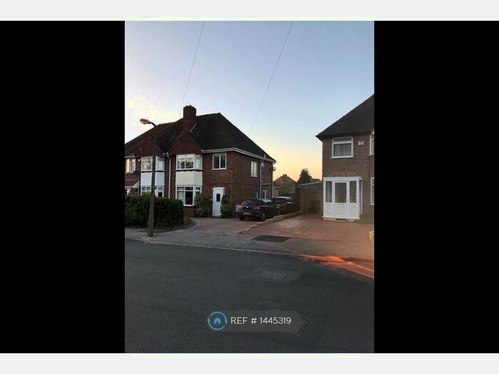 3 Bedroom Semi-Detached House To Rent In Knightsbridge Road, Solihull, B92