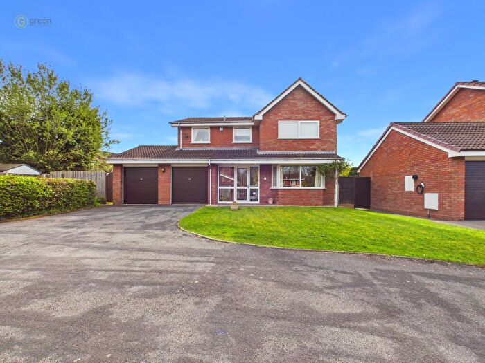 4 Bedroom Detached House For Sale In Marlborough Close, Four Oaks, Sutton Coldfield, B74