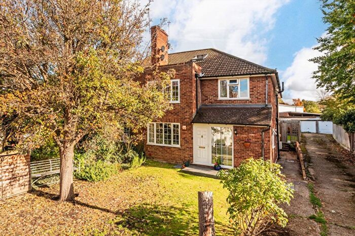 3 Bedroom Maisonette For Sale In Claremont Gardens, Surbiton, KT6