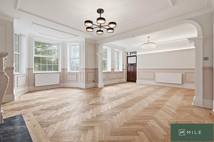 3 Bedroom Apartment To Rent In Clarendon Court, Sidmouth Road, London, NW2
