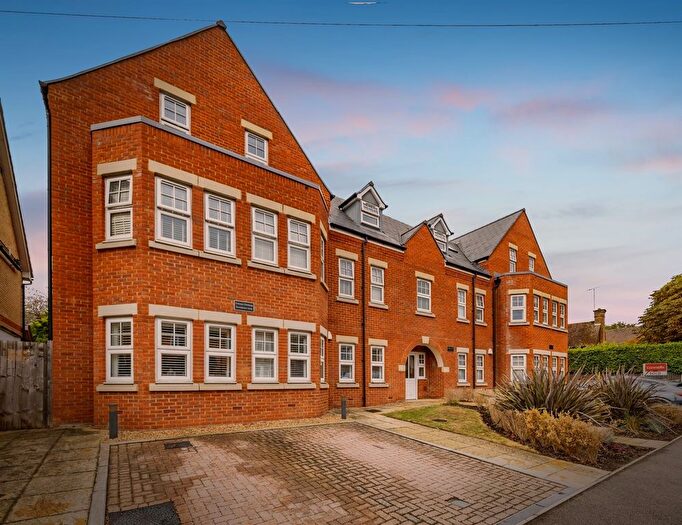 1 Bedroom Flat For Sale In Alexandra Road, Watford, WD17