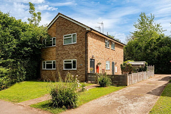 2 Bedroom Maisonette For Sale In Blacksmith Lane, Chilworth, Guildford, GU4