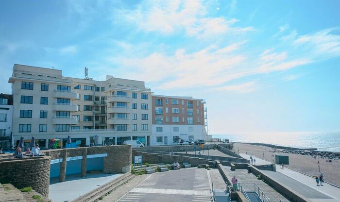 2 Bedroom Flat To Rent In High Street, Rottingdean, BN2