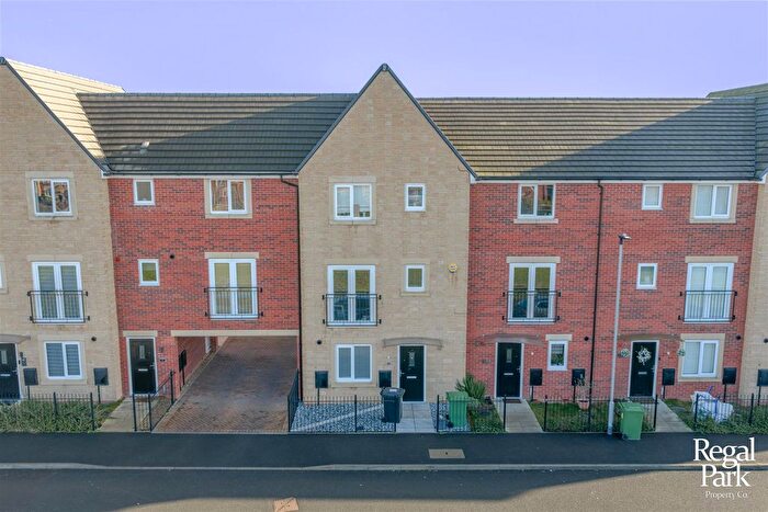 4 Bedroom Town House For Sale In Florence Road, Hampton Gardens, Peterborough, PE7