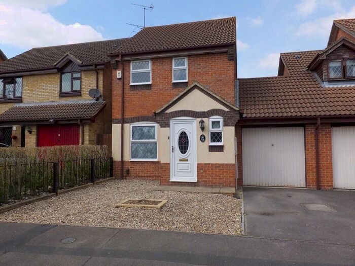 3 Bedroom Property To Rent In Russley Close, Peatmoor, Swindon SN5