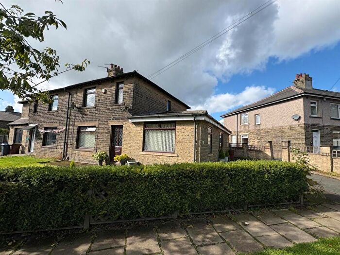 4 Bedroom Semi-Detached House For Sale In Russell Road, Queensbury, Bradford, BD13