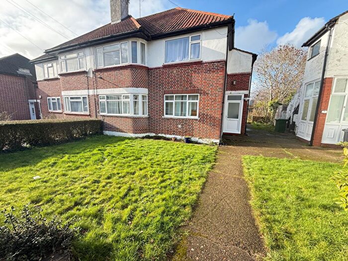 2 Bedroom Maisonette To Rent In Alandale Drive, Northwood, HA5