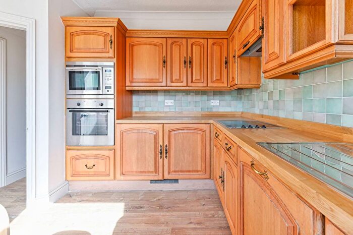 2 Bedroom Flat To Rent In Gray's Inn Road, King's Cross, London, WC1X