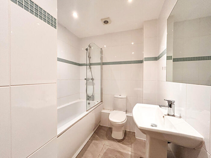 1 Bedroom Flat For Sale In Linea Apartments, DN15