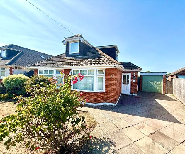 4 Bedroom Chalet For Sale In Pauntley Road, Mudeford, BH23