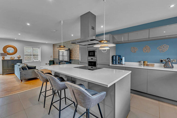5 Bedroom Detached House For Sale In Tenterfield Terrace, Todmorden, OL14