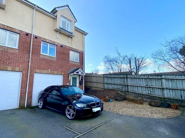 3 Bedroom End Of Terrace House To Rent In Luxmoore Way, Okehampton, EX20