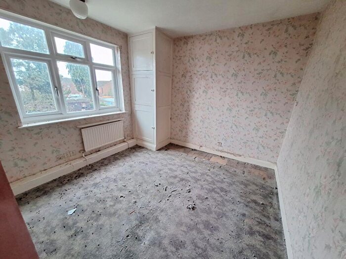3 Bedroom End Of Terrace House For Sale In Dell Close Willenhall Coventry, CV3