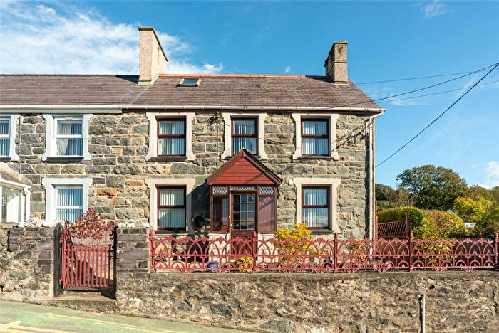 3 Bedroom Semi-Detached House For Sale In Ffrydlas Road, Carneddi, Bethesda, Bangor, LL57