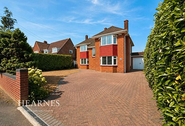 4 Bedroom Detached House For Sale In Keith Road, Talbot Woods, Bournemouth, BH3