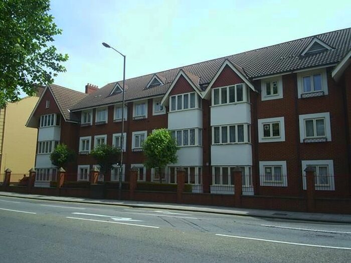 2 Bedroom Flat To Rent In Olivier Court, Bedford, MK40