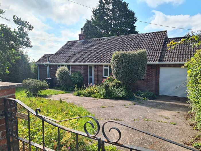 3 Bedroom Bungalow To Rent In Sedgemoor Road, Woolavington, Bridgwater, TA7