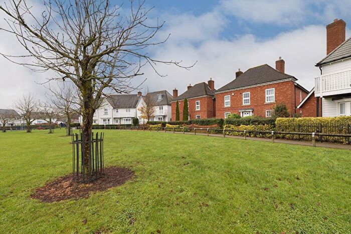 5 Bedroom Detached House To Rent In Diana Walk, Kings Hill, ME19