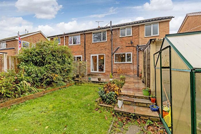 4 Bedroom Semi-Detached House For Sale In Greenside Avenue, Newbold, Chesterfield, S41