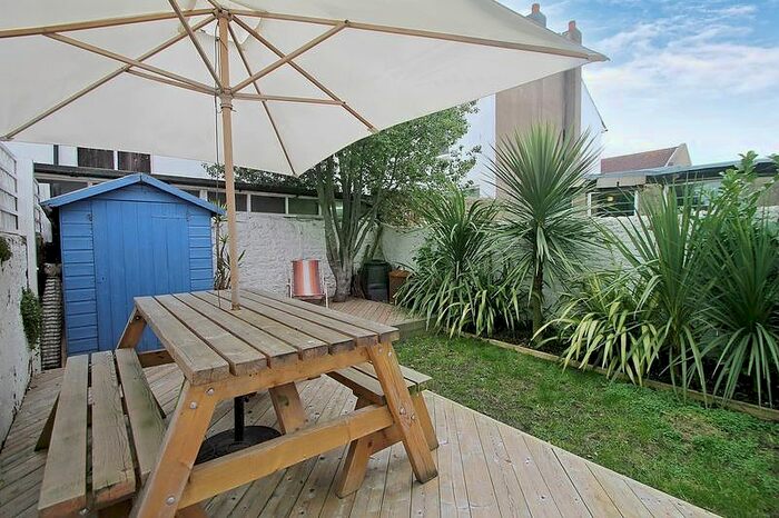 1 Bedroom Town House To Rent In Goldstone Road, Hove, BN3