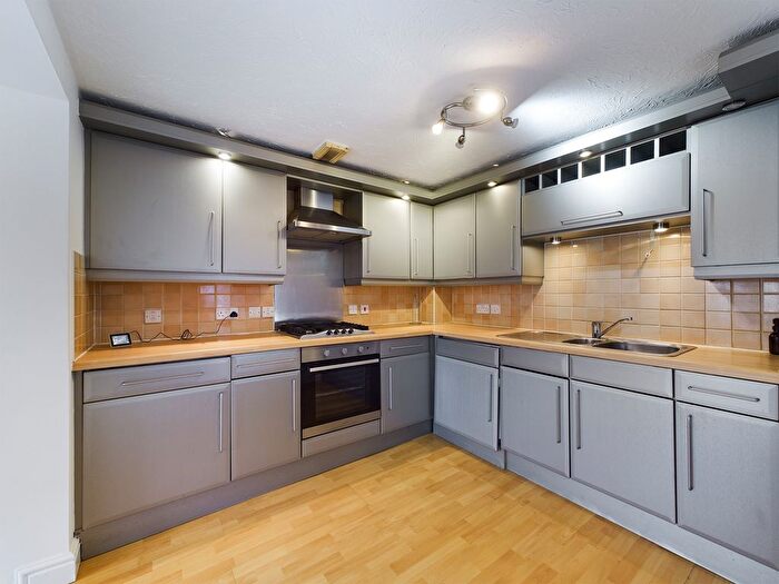 2 Bedroom Flat To Rent In South Ferry Quay, City Centre, Liverpool, L3