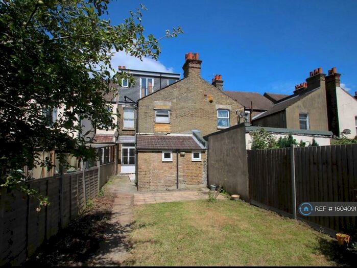 1 Bedroom Flat To Rent In Ground Floor, Croydon, CR0