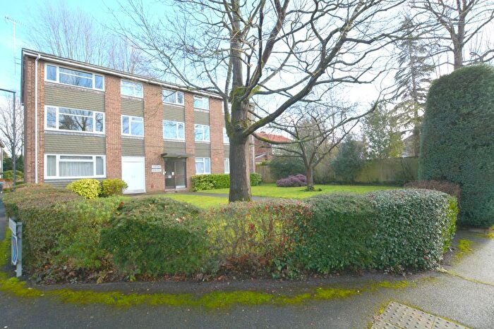 2 Bedroom Flat To Rent In Cornwall Road, Hatch End, HA5