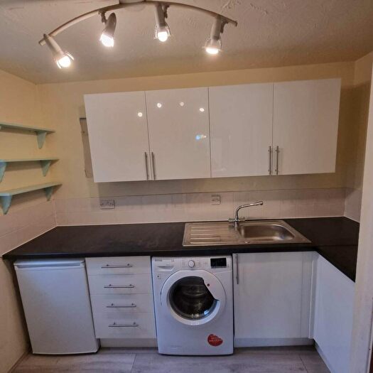 1 Bedroom Flat To Rent In Tippett Rise, Reading Short Term Let Only!, RG2