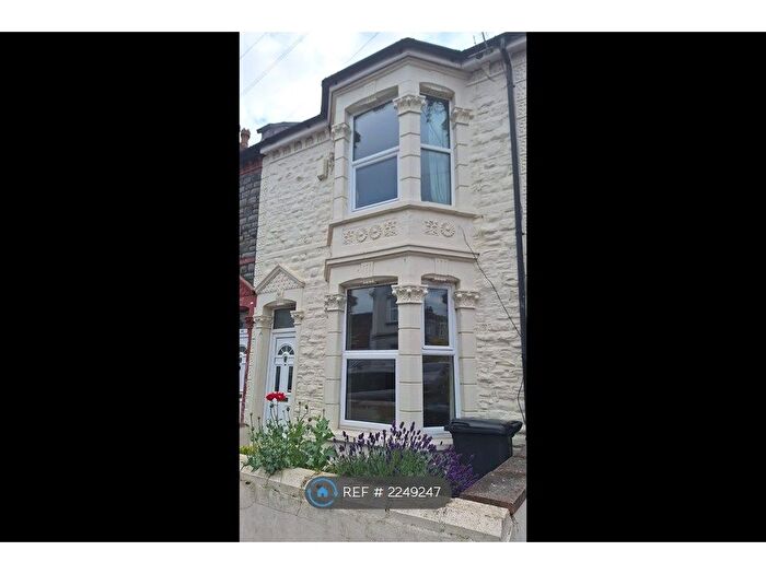3 Bedroom End Of Terrace House To Rent In Victoria Parade, Bristol, BS5