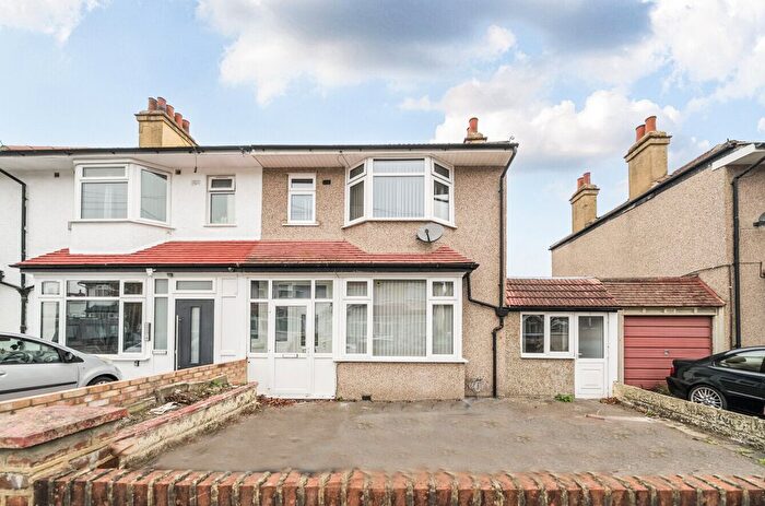 4 Bedroom Semi-detached House For Sale In Lammas Avenue, Mitcham, CR4