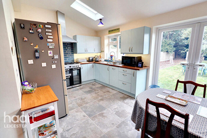 3 Bedroom Semi-Detached House For Sale In Una Avenue, Leicester, LE3