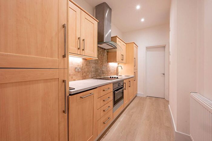 Studio To Rent In York Road, Acton, W3