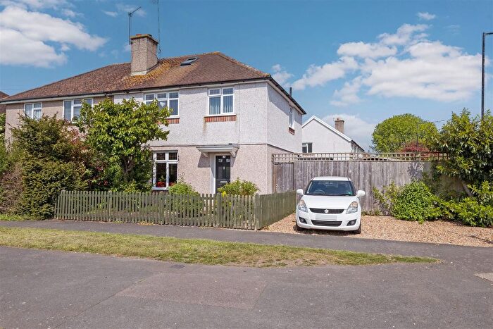 3 Bedroom Semi-Detached House For Sale In Mercian Way, Cippenham, SL1