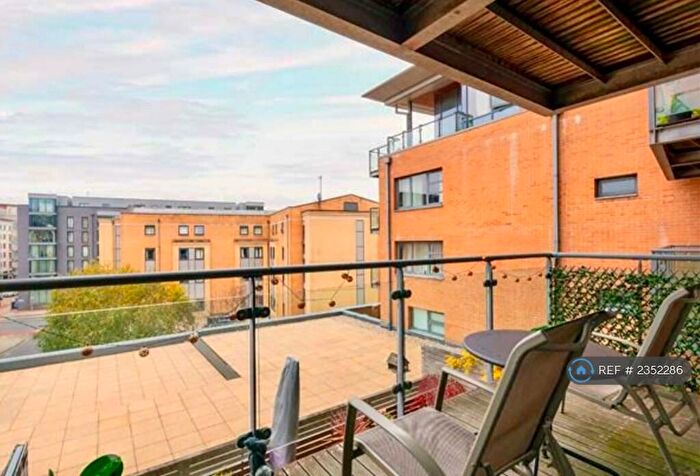 1 Bedroom Flat To Rent In Deanery Road, Bristol, BS1