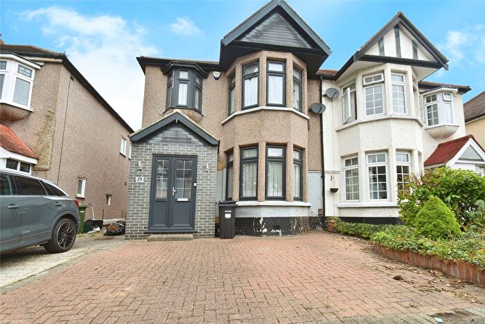 3 Bedroom Semi-Detached House To Rent In Beechwood Gardens, Ilford, IG5