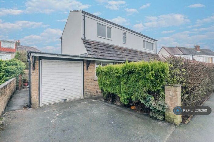 4 Bedroom Detached House To Rent In Claremont Avenue, Shipley, BD18